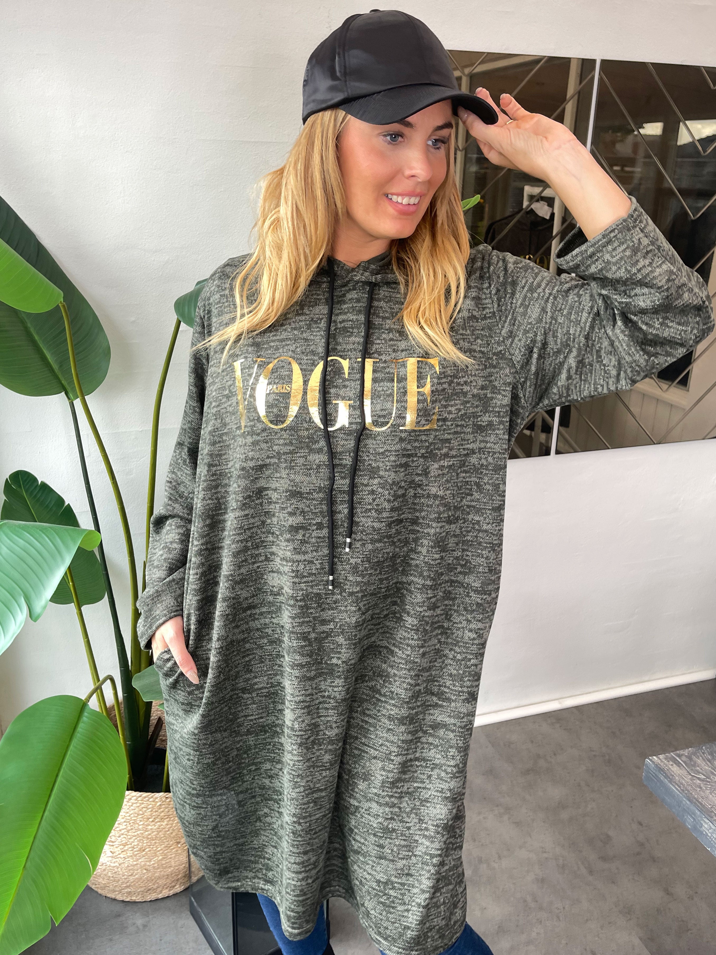 Sarita - Hoodie klänning med skrift - Black